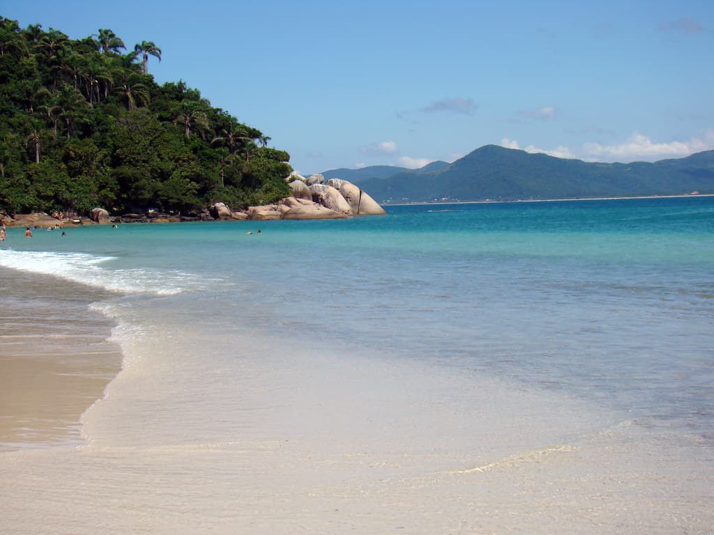 Litoral de Santa Catarina de moto: Floripa, praias e a Estrada da Serra do Tabuleiro