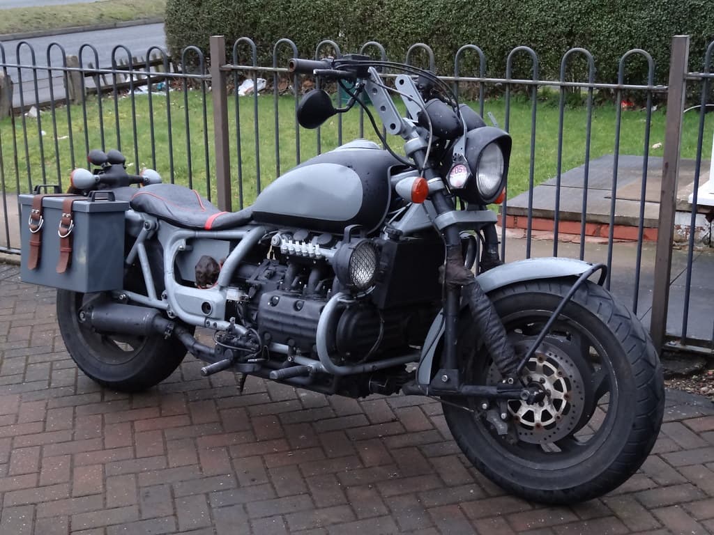 Malas e bagageiro de moto: baú, alforje ou bolsa? Guia pra viagem