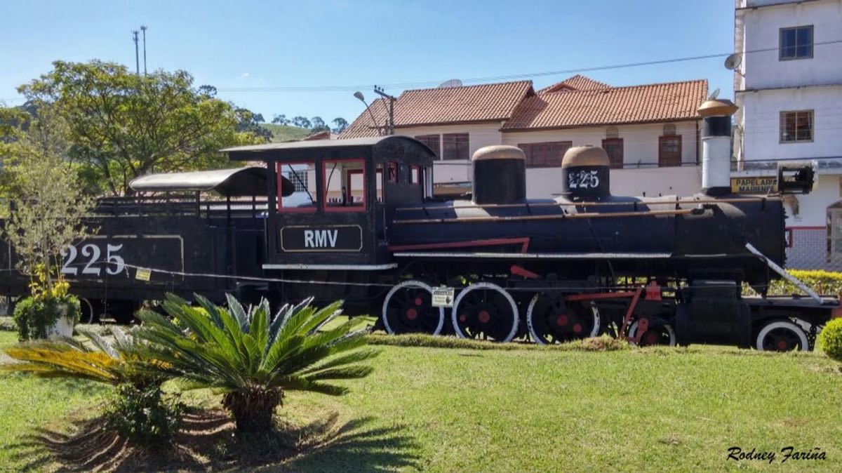 Locomotiva histórica preservada no centro de Maria da Fé